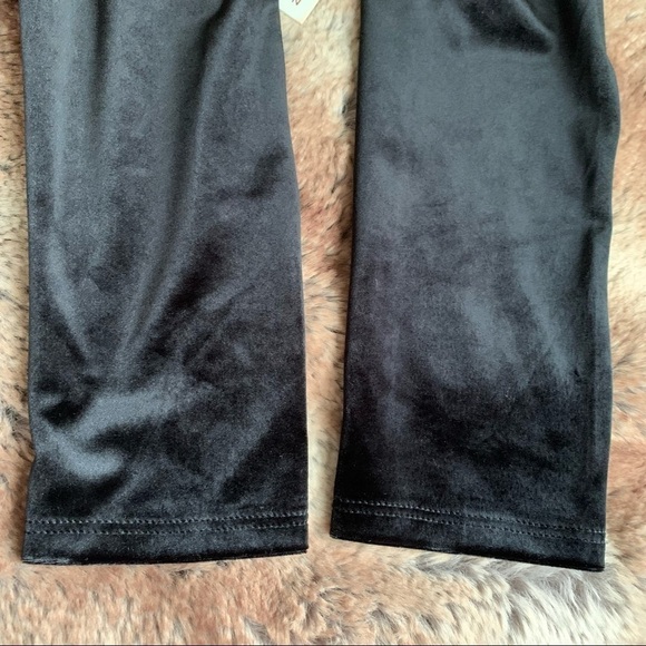 Good American Velvet Deep V Bodysuit Black Velvet - Picture 7 of 9